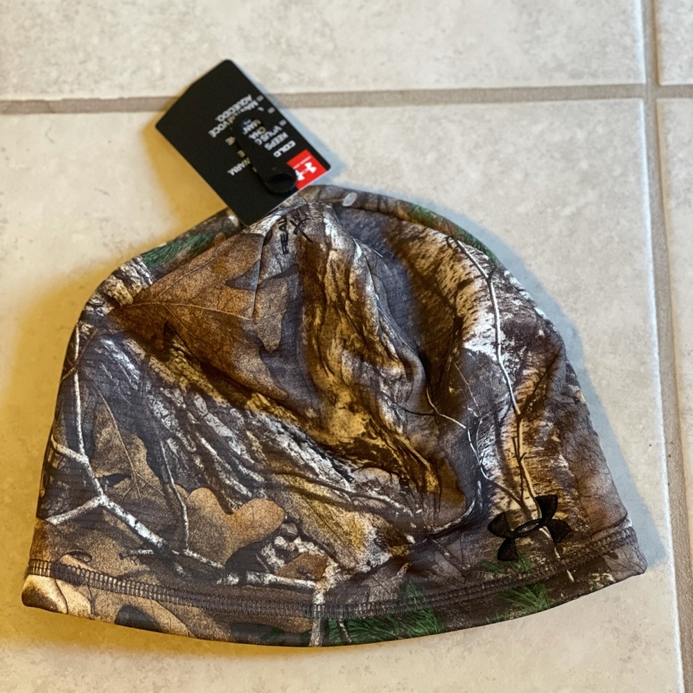 Under Armour realtree coldGear Reversible Beanie Forest Camo Oranges 1359840-946
